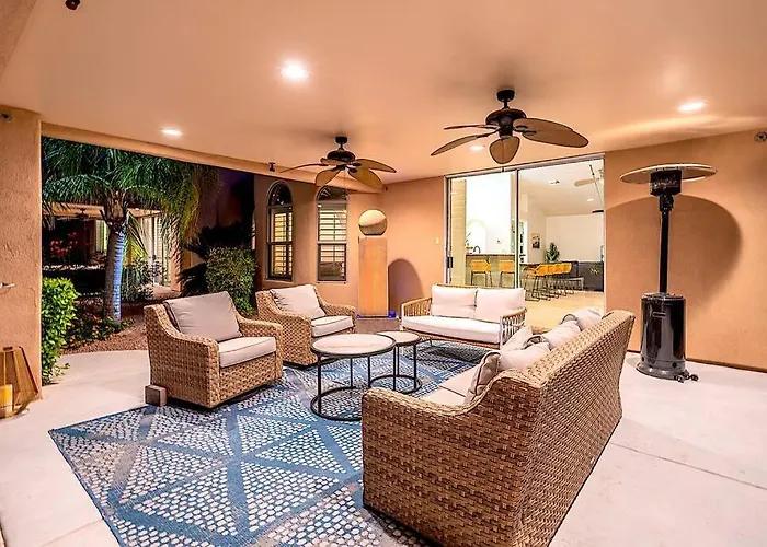 Stunning 5 Bed Luxury Oasis Heated Pool Hot Tub Scottsdale
