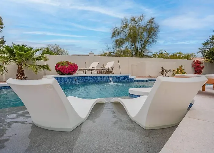 Stunning 5 Bed Luxury Oasis Heated Pool Hot Tub