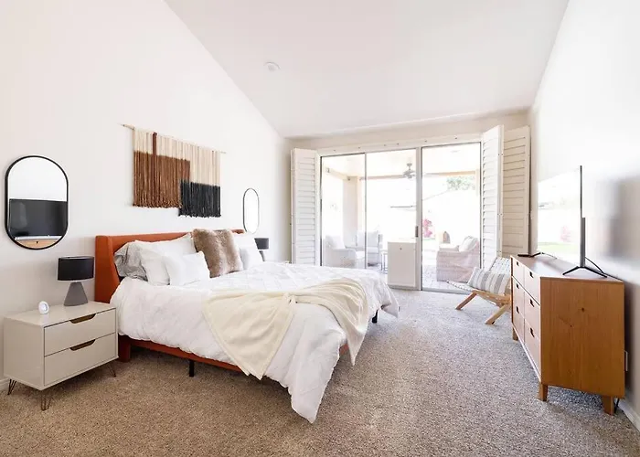 Apartment Stunning 5 Bed Luxury Oasis Heated Pool Hot Tub