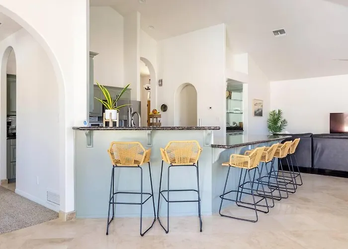 Stunning 5 Bed Luxury Oasis Heated Pool Hot Tub Apartment Scottsdale