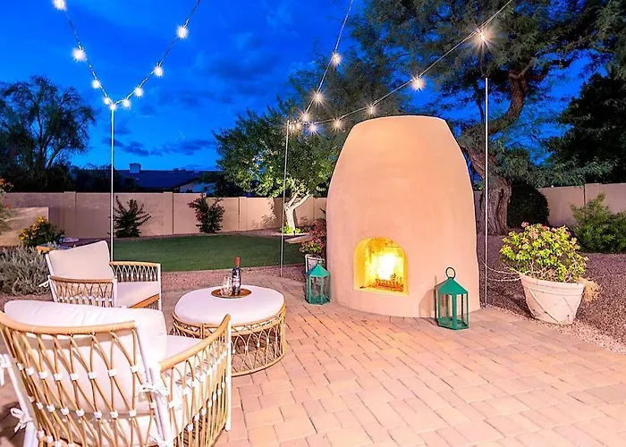 Stunning 5 Bed Luxury Oasis Heated Pool Hot Tub Apartment