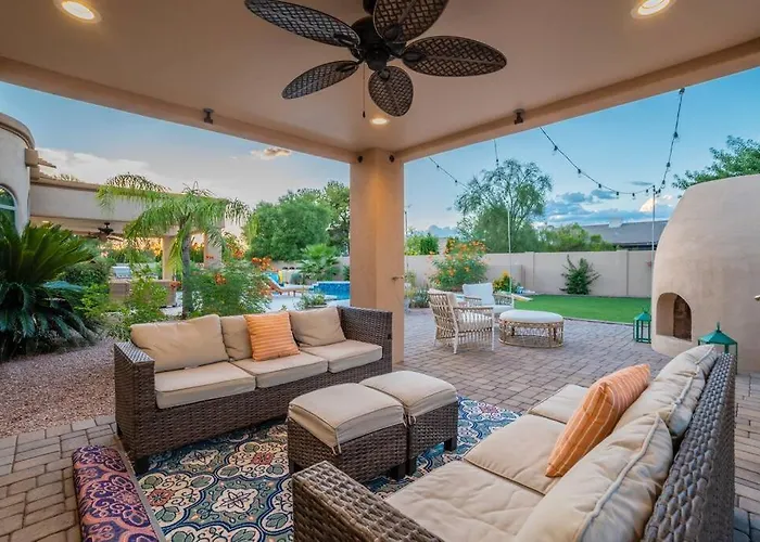 Stunning 5 Bed Luxury Oasis Heated Pool Hot Tub Apartment