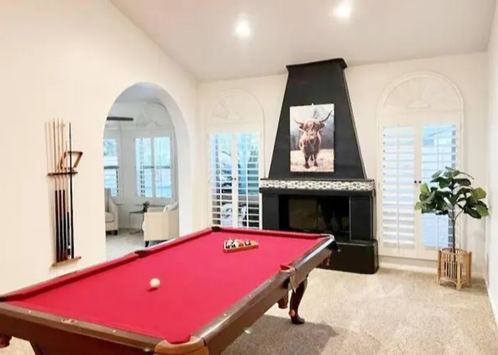 Apartment Stunning 5 Bed Luxury Oasis Heated Pool Hot Tub *