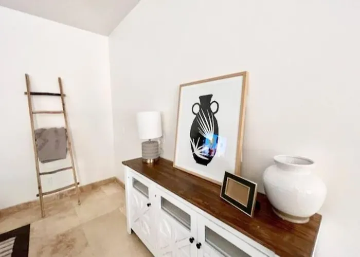 Stunning 5 Bed Luxury Oasis Heated Pool Hot Tub Apartment Scottsdale
