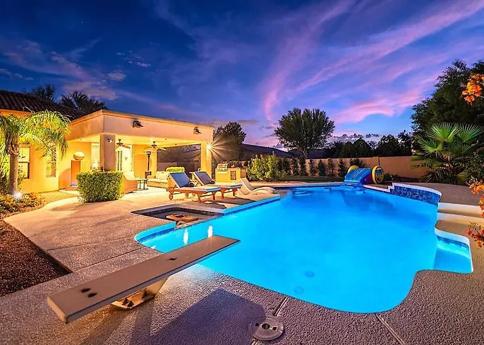Apartment Stunning 5 Bed Luxury Oasis Heated Pool Hot Tub *