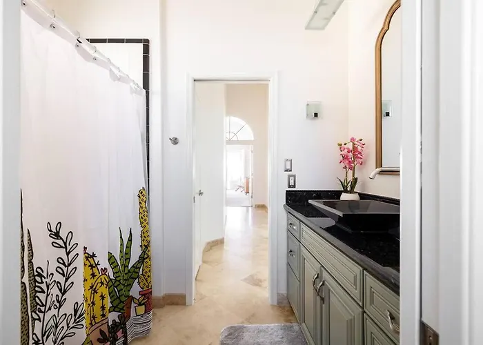 Stunning 5 Bed Luxury Oasis Heated Pool Hot Tub * Scottsdale