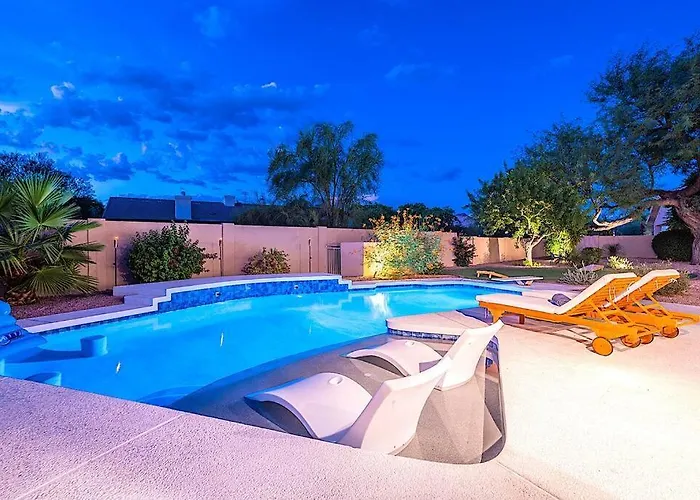 Stunning 5 Bed Luxury Oasis Heated Pool Hot Tub *